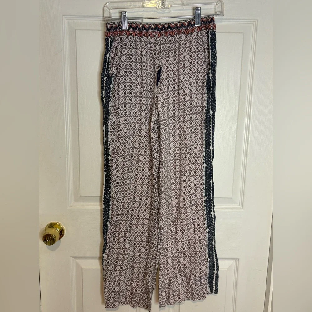 Fever - Small Patterned Wide-Leg Pants